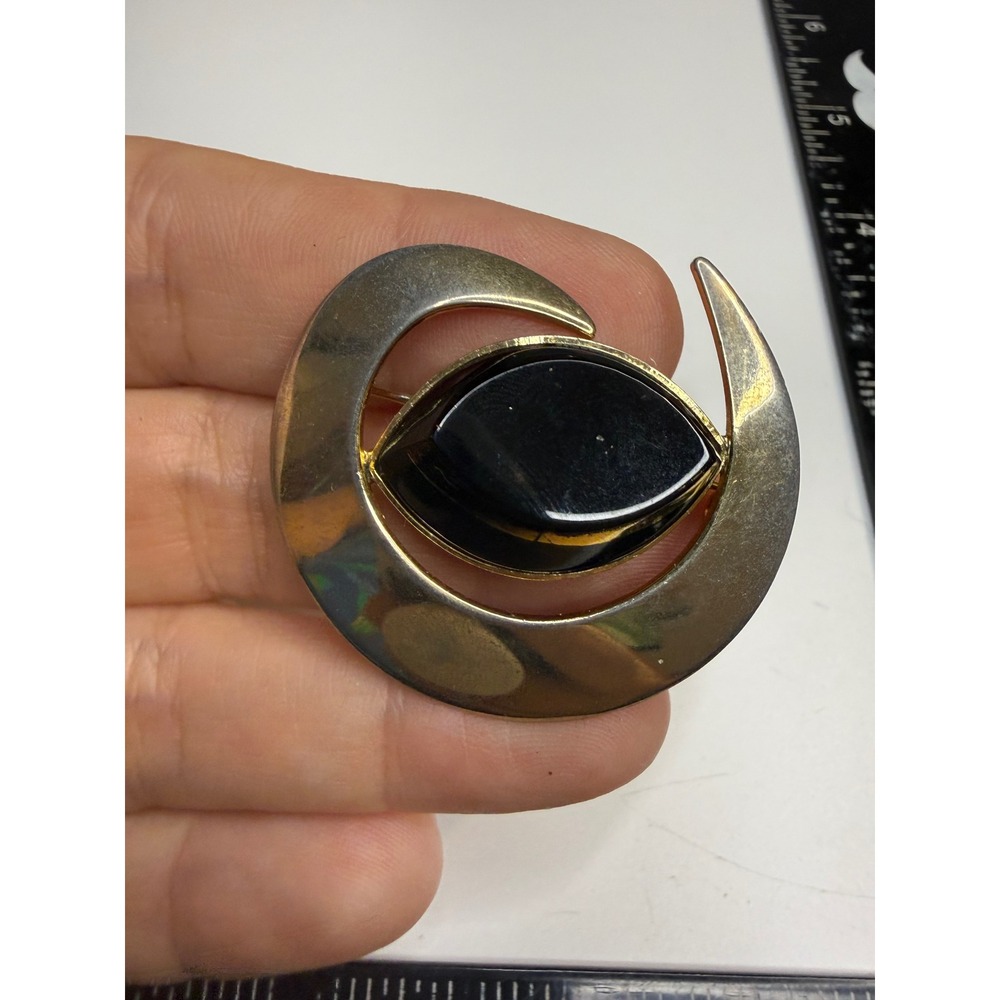 Sarah Coventry Vintage Black Cabochon Gold Tone Crescent Swirl Brooch Pin